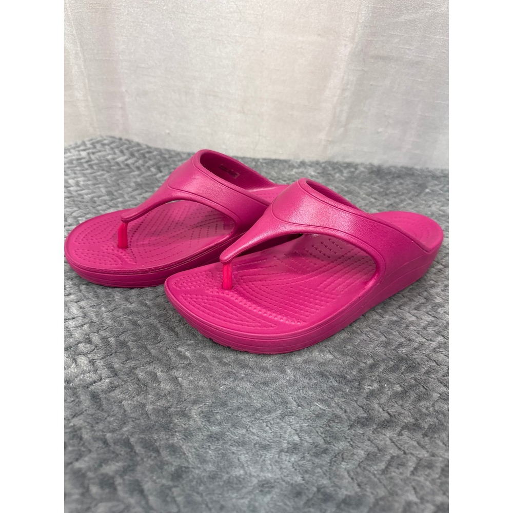 Crocs Flip Flop Sandals Womens 8 Fuchsia Pink Thong Comfort Beach Shoes